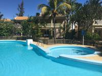 Beachfront Villa in a beautiful and secured complex - Chambres d'hôtes Flic en Flac