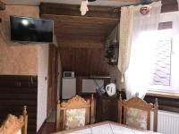 Apartment with Mountain View