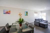 Apartment with Pool View 