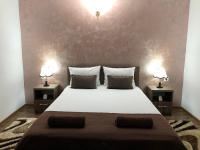 Queen Room with Garden View