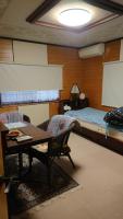 Kleines Zweibettzimmer