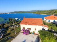 B&B Veli Rat - Holiday Home Maddalena - Bed and Breakfast Veli Rat