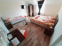 Dreibettzimmer mit eigenem Bad