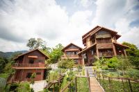 B&B Bentung - Red House the Garden Stay in Bukit Tinggi by PLAY - Bed and Breakfast Bentung
