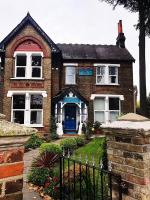 Caspian Hotel - Bed and Breakfast
