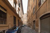 Quiet and classic on two floors, by Trevi Fountain - FromHometoRome - Ferienwohnung