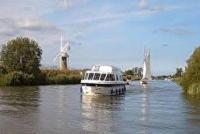 Modern Airy Chalets short walk to beach, Nr Norfolk Broads & Great Yarmouth - Bed and Breakfast