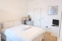B&B Doncaster - Whitburn Guest House About 7 mins Walk To The City Free Internet TV - Bed and Breakfast Doncaster