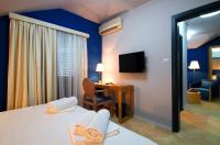 One-Bedroom Suite with Sea View (2-3 Adults)
