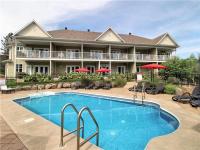 B&B Bromont - Splendid Mountain View Condo with Pool, BBQ & Terrace - Water Park, MTB, Cycling, Golf! - Bed and Breakfast Bromont