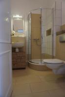 Dreibettzimmer mit Bad