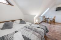 Deluxe Double Room with Shower