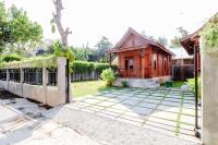 Omah Teras Bata Guesthouse - Bed and Breakfast