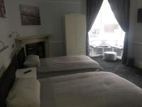 Camera Doppia con Letti Singoli Spaziosa