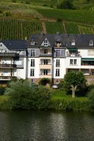 Ferienhaus Inselblick in Traumlage mit Balkon und Panoramablick - B&B Zell