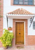 Three-Bedroom House with Valley views (6-8 Adults)