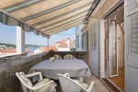Appartamento con 1 Camera da Letto, Balcone e Vista Mare