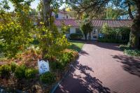 Casa Blanca Inn and Suites - B&B