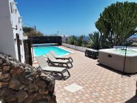 Casa Tara - 5 bedroom, 4 bathroom villa with private pool - Chambres d’hôtes Mácher