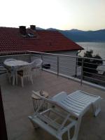 Sea View Penthouse - Bed and Breakfast Tivat