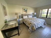 4330 Shorewalk lakeview condo close to IMG and Beach - B&B