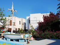 Panorama Beach House, 5 meters to the sea - B&B Perivólia