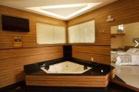 Master Suite with Spa Bath (Adults ONLY)