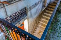Tribunale Basement Apartment - B&B