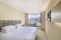 Queen or Twin Room with Side Harbour View