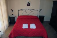 King Room with Roll-In Shower - Disability Access