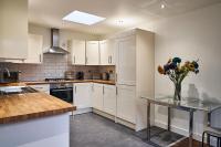 B&B High Wycombe - Deluxe Town Center Apartment - Bed and Breakfast High Wycombe