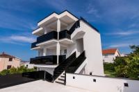 Black home apartments - B&B