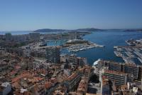 Appartement Cosy Jacuzzy Luxe Gare de Toulon - Bed and Breakfast