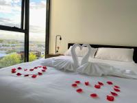 B&B Adelaide - Luxury 2 Bedroom Apartment - Adelaide CBD - Bed and Breakfast Adelaide