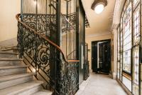 M&F 7 ROOMS/7 BATHROOMS OVER GRAN VIA - B&B Madrid