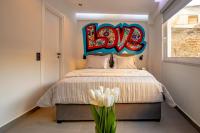 Triple A - Graffiti Homage in Psirri Square - FREE Parking! - B&B Atene