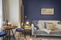 Super Funky Spire View Cottage - FREE Gated Parking - Ultra WiFi - Chambres d’hôtes Canterbury