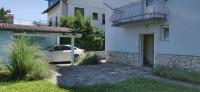 The Lovely Garden House - 4 Bedroom - Free Parking - Chambres d'hôtes Zagreb