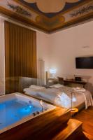 Deluxe Suite mit Whirlpool-Badewanne