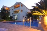 Pirofani Villa Apartments - B&B