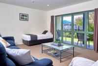 Two-Bedroom Apartment with Spa Bath