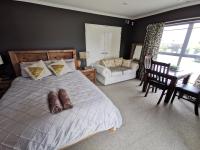 B&B Taupo - Lakeview Holiday Hideaway - Bed and Breakfast Taupo