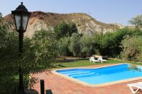 Apartamentos La Granja - B&B Hinojares