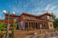 Polys Guest House - B&B
