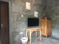 Chambre Lit Queen-Size - Vue sur Piscine