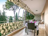 B&B Le Cannet - Apartment Les Pins D'Alep by Interhome - Bed and Breakfast Le Cannet