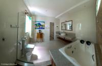Deluxe Suite with Spa Bath
