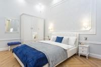 Royal Suite no. 2B, 1st floor courtyard view