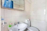 Camera Doppia con Letti Singoli e Bagno in Comune