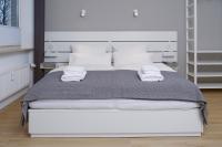 Apartment 1 with King Bed